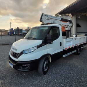 Iveco Daily 35 150 ano 2022 c 53mil km completa c cesto hidráulico 10mts 2022
