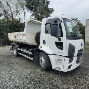 Cargo 13 19 2015 único dono baixo km